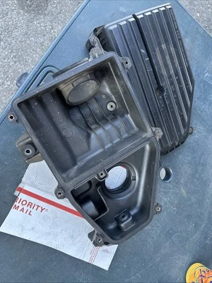 Used 01-05 Honda Civic intake air filter box air cleaner housing D17A - Image 1 of 4