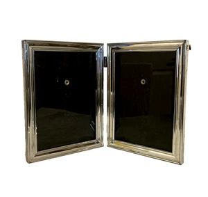 Silberfarbene Metall Doppelscharnier Bilderrahmen für 5" x 7" Fotos - schön! - Bild 1 von 3