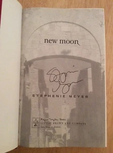 SIGNED by Stephenie Meyer - New Moon : Twilight Saga HC 1st/1st + Pic RARE - Bild 1 von 11