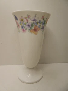 WEDGWOOD ANGELA PORCELAIN POTTERY FLORAL VASE - Picture 1 of 7