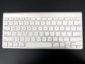 Apple Wireless Bluetooth Magic Keyboard A1314 Silver Slim Mini Tested - Picture 1 of 9