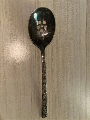 Cuchara de servidor de tomate Roger’s Oneida 1881 placa de plata Foto 1 de 3