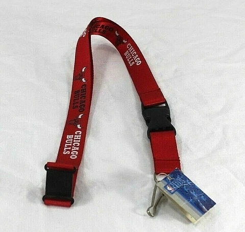 NBA Chicago Bulls Red Lanyard Key Chain W/ Detachable Buckle Cover