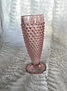 FENTON LIKE PINK DEPRESSION HOBNAIL GLASS V SHAPED VASE 6.625" FREE SHIPPING - Picture 1 of 6