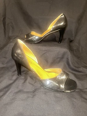 ⭐️FALL SALE⭐️ Gucci Black Leather Open Toe Heels. Sz 10. 3 inch heel - Image 1 of 4