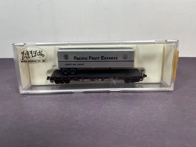 Atlas 3776 PIGGYBACK FLAT CAR PACIFIC FRUIT EXPRESS N Scale Train - Image 1 of 4