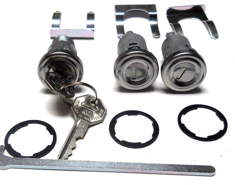 serve 1958 Chevy Impala Biscayne conjunto de trava de porta-malas com chaves tampas nervuradas - Imagem 1 de 4