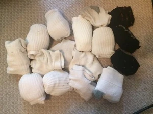 16 Pairs Of Cleaning Cloths Can Be Worn On Hands to Polish/Clean/Dust Car Silver - Picture 1 of 1