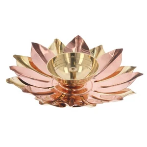 Lámpara de aceite de latón Diya Deepak Diva Akhand Jyot Lotus Hindú Puja Templo Diwali Hogar - Imagen 1 de 3