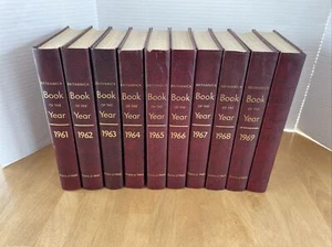 Lot 10 Encyclopedia Britannica Book of the Year 1961-1970 Moonwalk JFK Gold - Picture 1 of 17