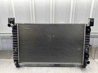 1999-2013 Chevrolet Silverado GMC Sierra 1500 4.8L 5.3L 6.0L Radiator OEM - Изображение 1 из 4
