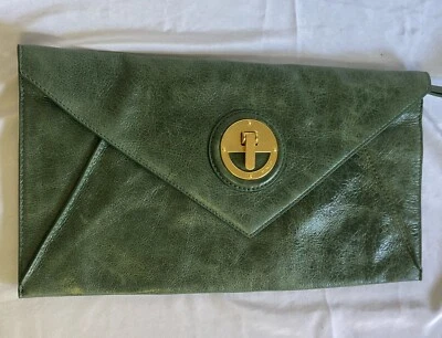 Bolso clutch sobre verde fundido Mimco 37x20 cm muy limpio Foto 1 de 4