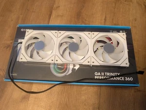 Lian Li UNI FAN SL-INF - 3x 120mm, weiß, + CONTROLLER, Daisy-Chain, PC-Lüfter - Afbeelding 1 van 4