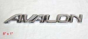 1995 - 1999 TOYOTA "AVALON" REAR TRUNK DECK EMBLEM NAME 75442-AC010 - Picture 1 of 2