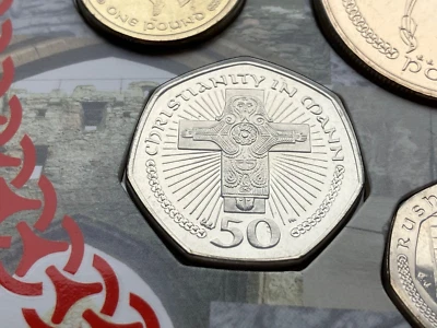 2001 ISLE OF MAN BRILLIANT UNCIRCULATED FIFTY 50 PENCE COIN BU - Image 1 of 4