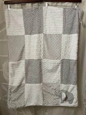 Manta de bebé Wendy Bellissimo edredón gris tonos elefante suave y minky reversible Foto 1 de 4