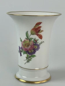 Vintage Kaiser Germany 1440 Wildflower Pattern Gold Gilt Porcelain Vase - Picture 1 of 3