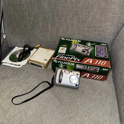 Boxed - Fujifilm Digital Camera FinePix A310 3.2MP, Silver - Image 1 of 4