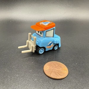 Disney Pixar Cars Luke Pettlework Dinoco Pitty carrello elevatore blu mini pressofuso sciolto - Foto 1 di 10