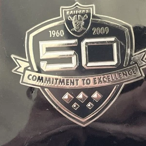 Prendedor de solapa del 50 aniversario de los Oakland Raiders - Imagen 1 de 5