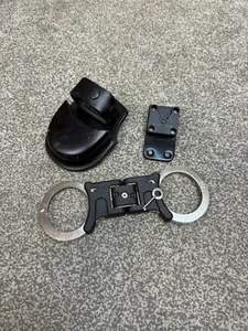 Ex Police Folding Hiatt Handcuffs Hinged Cuffs PSNI Leather Pouch & Key Security - Foto 1 di 8