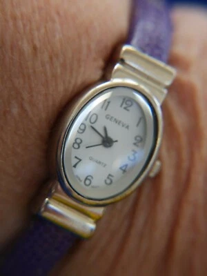 RELOJ GINEBRA 3388LC PÚRPURA banda de puntos tono plateado brazalete correa de desgaste A10 Foto 1 de 4