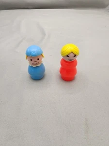 VINTAGE FISCHER PRICE LITTLE PEOPLE PLATISC DONNA ROSSO E BLU - Foto 1 di 3