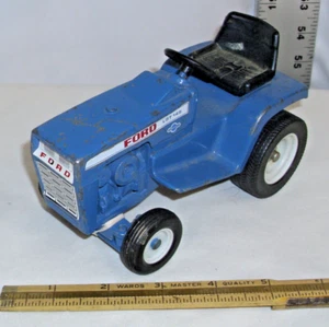 ERTL FORD LGT 145 LAWN & GARDEN TRACTOR MODEL TOY 1972 - Picture 1 of 3