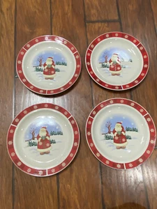 4 Dinner Plates With Santa In A Snowy Winter Scene, Snowflakes On Border - Picture 1 of 4