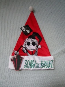 Tim Burton Disney Pesadilla antes de Navidad Sombrero de Papá Noel rojo aterrador y brillante nuevo con etiquetas - Imagen 1 de 2