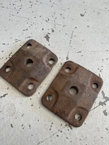 AMC Jeep J20 J30 Leaf Spring Mounting Brackets Pair - Picture 1 of 2