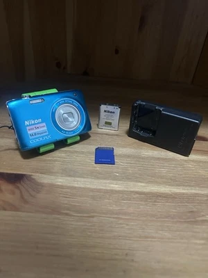 Nikon CoolPix S3100 Digital Camera TESTED - BLU CELESTE - Immagine 1 di 4