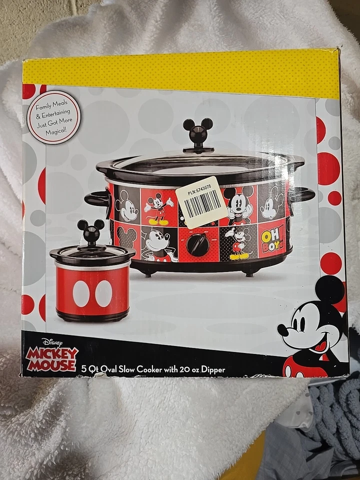 Olla de cocción lenta ovalada de 5 cuartos de galón Disney Mickey Mouse con cucharón de 20 OZ Foto 1 de 3