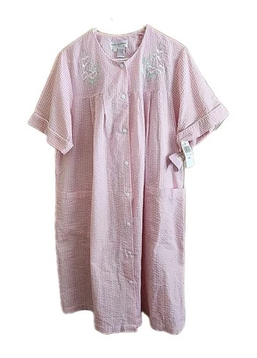 NWT Miss Elaine Pink Seersucker Midi Embroidered House Coat Robe Snap Front SZ-L - Image 1 of 4