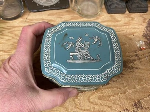 Wedgewood Style Small English Tin from England - Picture 1 of 7