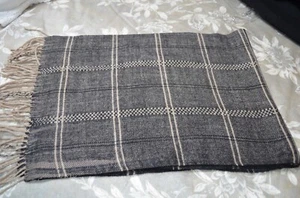 Unbranded Black & Beige Plaid 100% Cashmere Fringed 68" Scarf made in Scotland - Bild 1 von 5