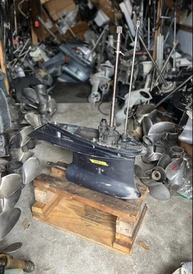 175 hp Evinrude Ficht GEAR CASE COMPLETE lower unit 20” 5005551 two stroke 2005 - Image 1 of 4