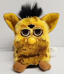 Furby Lizard Original gelbbraune Flecken braune Augen von 1999, FUNKTIONIERT - Bild 1 von 8