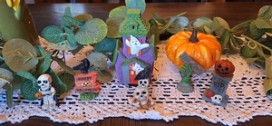 6 Piece Set of RIP N Happy Halloween Ceramic GHOST JACK-O-LANTERN SKULLS - Picture 1 of 5