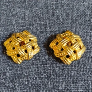 Vintage Square Basket Weave Earrings Shiny Gold Tone Clip-On Classic - Picture 1 of 4