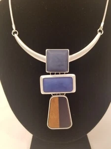 New Life Modern/Abstakt Statement Kreuz Halskette. Faux Lapis/Holz. 18" verstellbar! - Bild 1 von 13