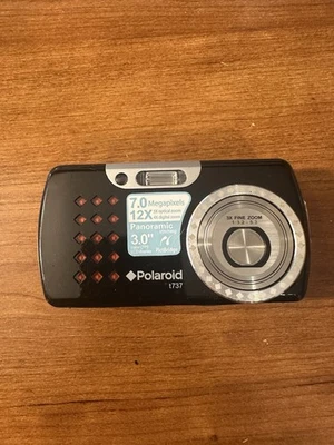 Polaroid T737  Digital Camera 7.0 MP PLEASE READ for parts or Repair - Image 1 of 2