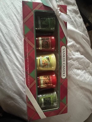 Yankee Candle Votive Candles Sampler Gift Set 5 pack Christmas Holiday 1.7oz NEW - Image 1 of 3