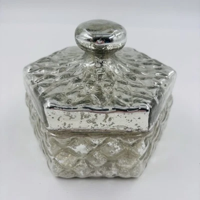 Caja tarro de baratija de vidrio metálico plateado Pottery Barn con tapa Foto 1 de 4