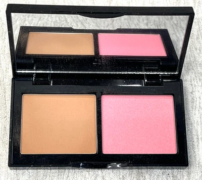 New Bobbi Brown Bronzing Duo Golden Light/Maui Discontinued Bronzer Palette - Image 1 of 4
