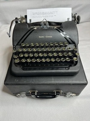 Vintage 1946/47  Smith Corona 4 Bank Sterling Portable Typewriter & Case-V/ Nice - Image 1 of 4
