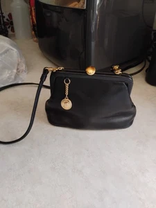 Tracolla vintage Etienne Aigner classica in pelle nera con ciondolo - Foto 1 di 7