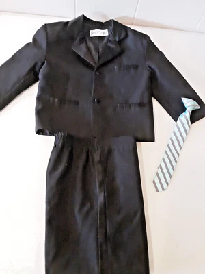 Traje de esmoquin negro para niños pequeños de PeanutButter Collection ribete satinado talla 3 usado en excelente estado Foto 1 de 4