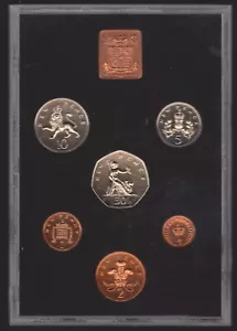 SET SEI MONETE E MEDAGLIONE 1978 ORIGINALE ROYAL MINT PROOF IN CUSTODIA CRISTALLO - Foto 1 di 2