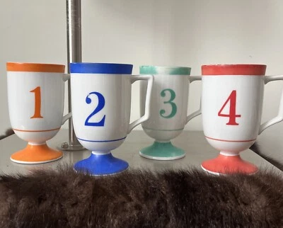 Tazas de café vintage hechas por el hombre con patas Japón años 70 80 rojo azul naranja verde Foto 1 de 4